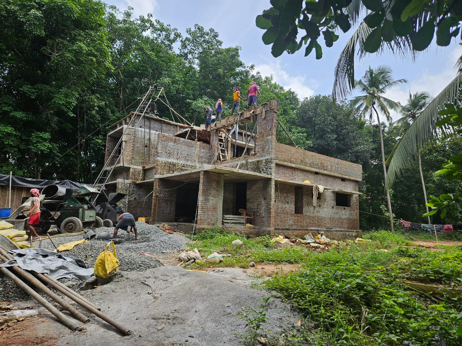 Thayyil Builders delivers reliable construction and real estate solutions, combining experience, 